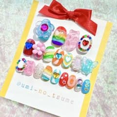 現品のみ　ネイルチップ　フリーサイズ　個性派　カラフル　ポップ　原宿　レインボーのサムネイル