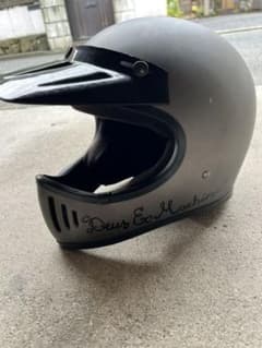 ダムトラックスヘルメットのサムネイル
