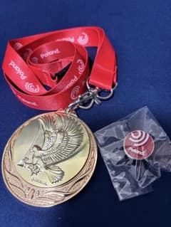 Polandパビリオン　関係者イベント　メダルとピンバッジ Polandパビリオン 関係者イベント メダルとピンバッジ - メルカリ