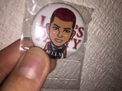 ELLY缶バッチのサムネイル