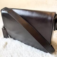 美品★マザーハウス レザー メッセンジャーバッグ B5 美品☆マザーハウス レザー メッセンジャーバッグ B5 - メルカリ