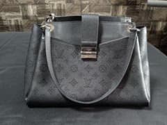 美品　LOUIS VUITTON マヒナ　セーヴル　ノワール M41788