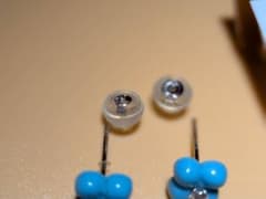 K14WGトルコカラー合成石フラワーモチーフ ターコイズ カラーピアス 両耳用のサムネイル