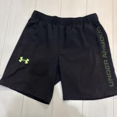 Under Armour ブラックショートパンツ Lのサムネイル