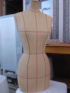 女性用リネンマネキン グリッドパターン 女性用リネンマネキン グリッドライン付き - メルカリ