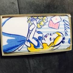 BOX入り 新品 アリス フェイスタオル✩︎のサムネイル