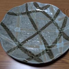 和食器 皿 格子模様 縁波型のサムネイル