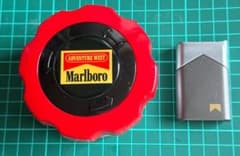 Marlboro 給油口型 蓋付き灰皿＋おまけ(ライター) マルボロ その１のサムネイル