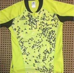 adidas T-shirtのサムネイル