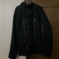 黒のストラップデザインジャケットのサムネイル