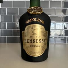 Hennessy Napoleon Cognac 箱入りのサムネイル