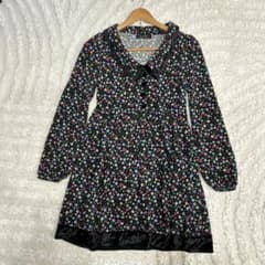 花柄のワンピースのサムネイル
