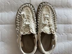 ★セール中★ KEEN UNEEK スポーツサンダル ホワイトのサムネイル