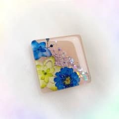 4272】レジンヘアゴム ベージュスクエア型 紫陽花とマトリカリア入り