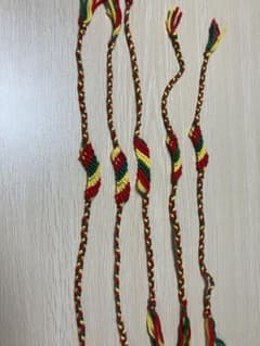 ミサンガ 5本セット ハンドメイド 赤黄緑のサムネイル
