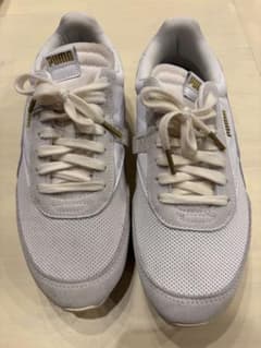 PUMA スニーカー ホワイト ゴールドのサムネイル