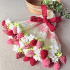 いちごモチーフ ベビーブランケット かぎ針編み ハンドメイド 出産祝い　ギフト いちごモチーフ ベビーブランケット かぎ針編み ハンドメイド 出産祝い