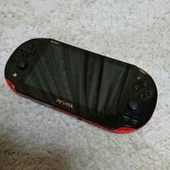 PSVITA-2000 レッド/ブラック (本体+ポーチ+充電コード+16GB)のサムネイル