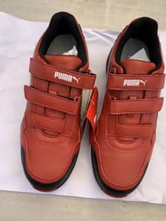 新品　PUMA  安全靴のサムネイル