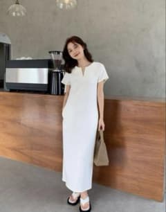 バースデーバッシュ　キーネックワンピース