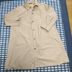 UNIQLO ベージュ ロングコートのサムネイル