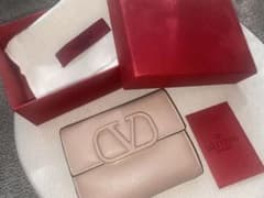 【美品】VALENTINO グレインカーフスキン コンパクトウォレットのサムネイル