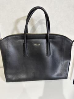 ゴンタ 様専用　FURLA トートバッグのサムネイル