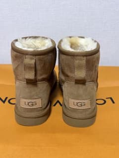 UGG ムートンブーツ ブラウン ショート丈のサムネイル