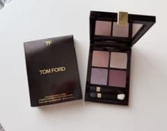 TOM FORD アイカラー クォード 38 RUNWAY メタリックモーブのサムネイル