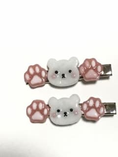 クマと肉球のヘアクリップ2個セット　レジン　035