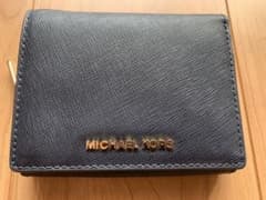 マイケルコース　二つ折り財布のサムネイル