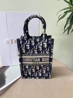 【早い者勝ち】Christian Dior ロゴ入りハンドバッグ 良品⭐早い者勝ち⭐Christian Dior トートバッグ - メルカリ
