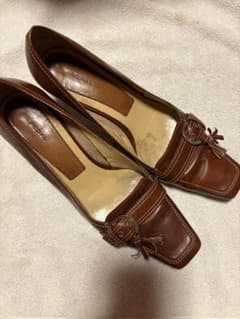 REGAL 本革バックル　セミスクエアトゥ パンプスのサムネイル