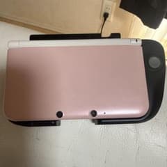 Nintendo 3DS LL ピンク 本体 充電器付きのサムネイル