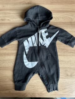 NIKE フード付きロンパース ダークグレーのサムネイル