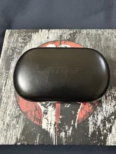 Bose ワイヤレスイヤホン 本体 充電ケース付きのサムネイル
