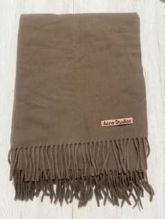 acne studios マフラーのサムネイル