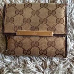 GUCCIの財布のサムネイル