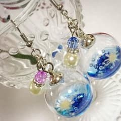 ガラスドームピアスのサムネイル