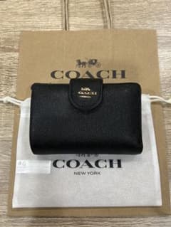 (美品の為早い者勝ち！)COACH ブラック 二つ折り財布のサムネイル