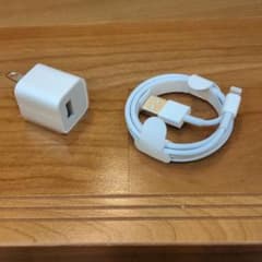 アイホン7　充電器とケーブル（新品未使用）のサムネイル