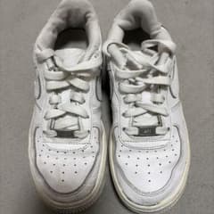 NIKE AIR FORCE 1 ホワイト スニーカーのサムネイル