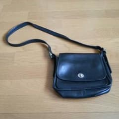 黒 レザー ショルダー バッグのサムネイル