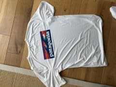 Patagonia ホワイト Tシャツ ロゴ入りのサムネイル