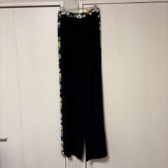 MSGM 黒の花柄サイドワイドパンツのサムネイル