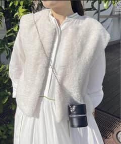 CAPRICIEUX LE'MAGE  ムートンコンパクトベストのサムネイル
