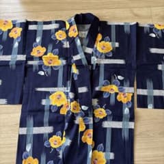 花柄浴衣 紺色 黄色の花のサムネイル