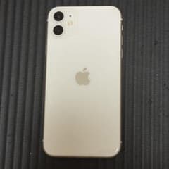 Apple iPhone11 64GB ホワイト SIMロック解除済み 77%のサムネイル