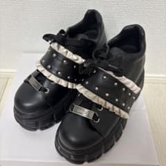 pium フリルベルトボリュームスニーカー ブラック×ピンク Lサイズ