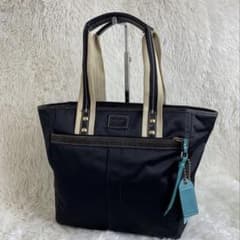 COACH コーチ ナイロン トートバッグ 黒 肩掛け A4収納可のサムネイル